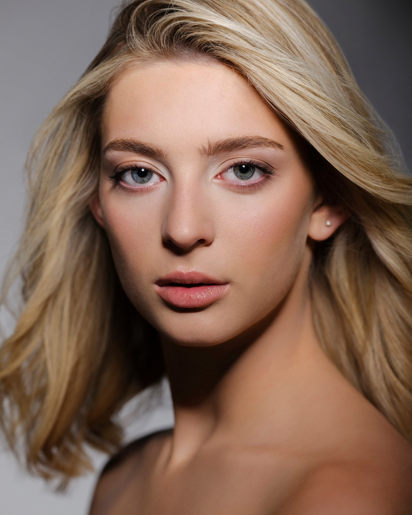 Professional headshot in Miami — photograph by Violetta Markelou